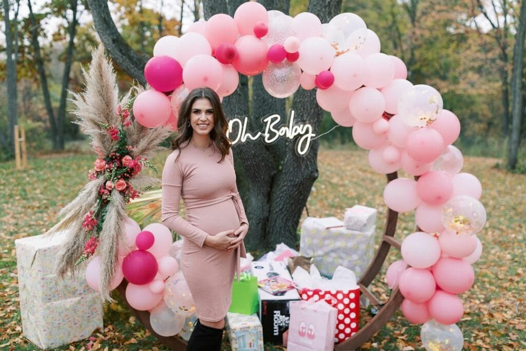 outdoor baby shower balloon arch