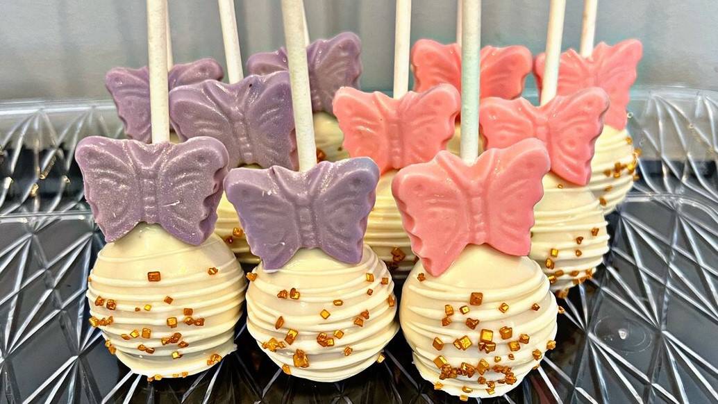 webbabyshower theme butterfly cake