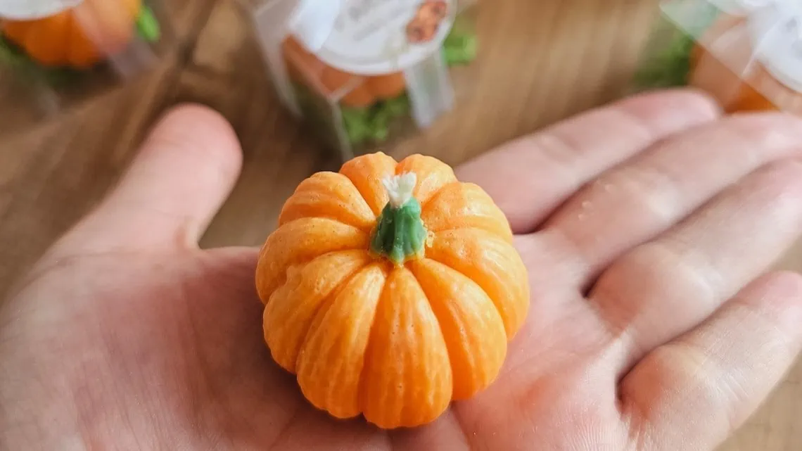 wbs theme pumpkin favor